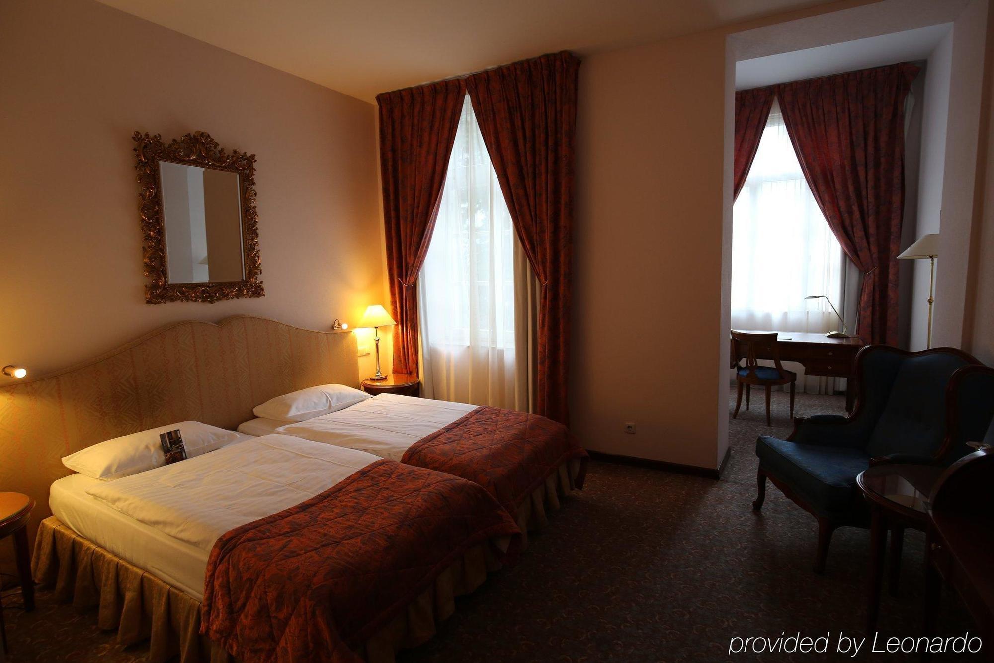 Hotel Savigny Frankfurt City Франкфурт на Майн Екстериор снимка